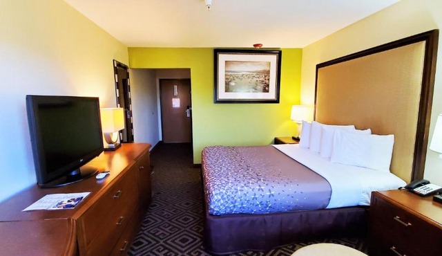 Travel Inn and Suites- Sikeston Miner I-55 exit-67
