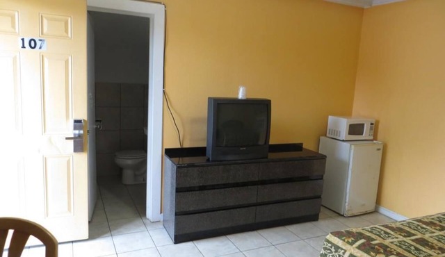 Travel Inn & Suites