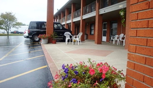 Travel Inn & Suites