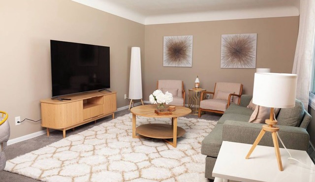Travel Pro-Friendly Furnished 2BR Fast Wi-Fi + Workspace Quiet Saginaw Home
