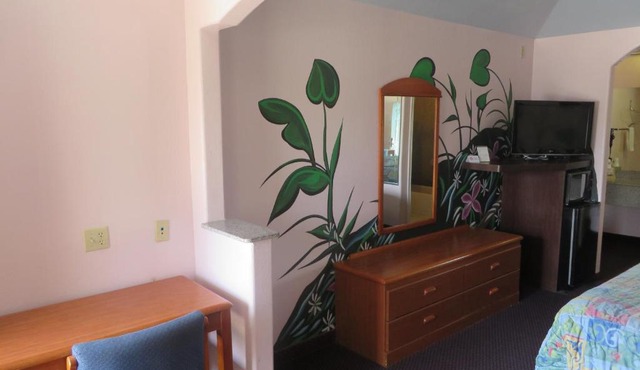 Travelers Inn and Suites Liberty