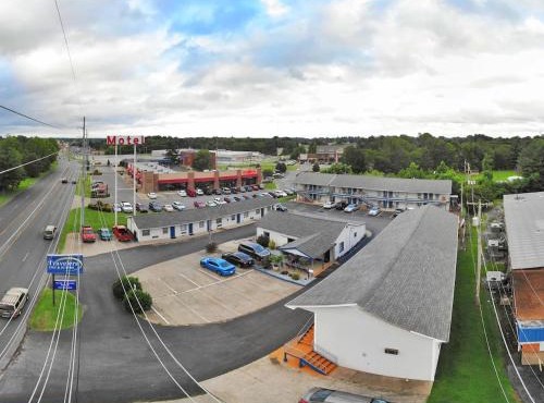 Travelers Inn and Suites