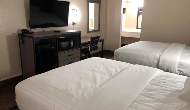 Travelers Inn and Suites Wharton