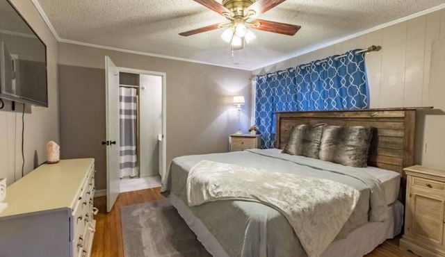 Travelers Love This Place Washer& Dryer+Fast Wi-Fi