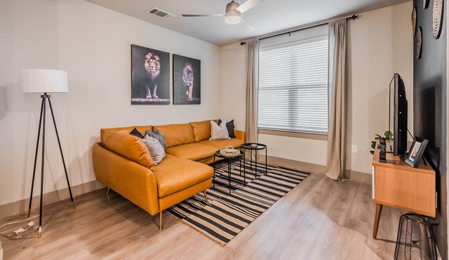 Traveler’s Oasis: Home Away from Home w/ King Bed!