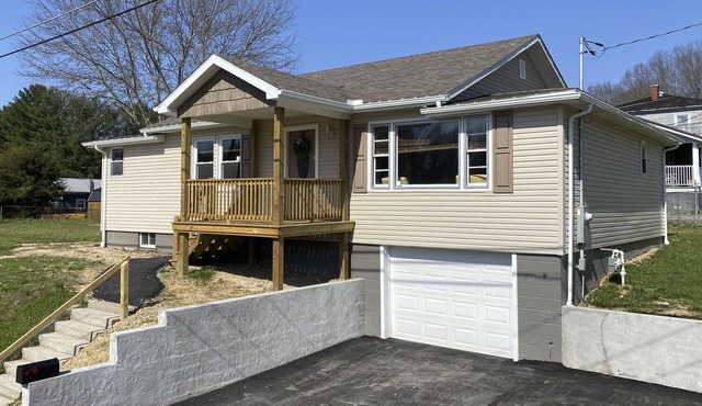 Traveler’s Rest » Beautifully-Renovated Retreat