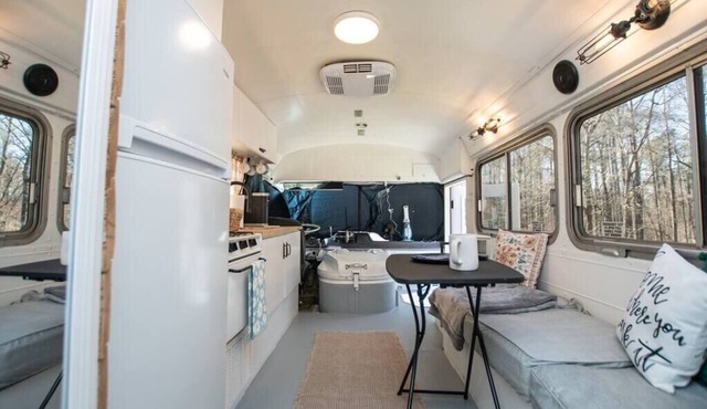 Travelers rest: Skoolie stay