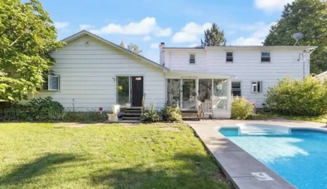 Traveler’s Wellness Oasis - gorgeous pool, fish pond, and hot tub!