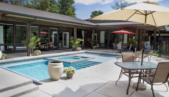 TRAVELING FOR WORK POOL HOUSE w/heated pool and 2 hot tubs.