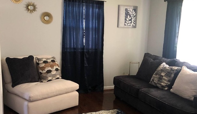 Traveling? Nurse? Doctor? Bring the family and enjoy your Home Away/ Staycay!