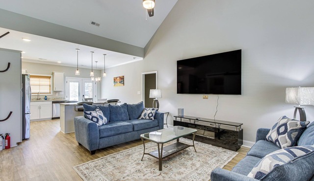 Traveling Professionals Welcome! Cozy Athens Home