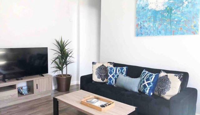 Traveling with colleagues or another couple? We manage multiple suites in this building — message us about availability.
