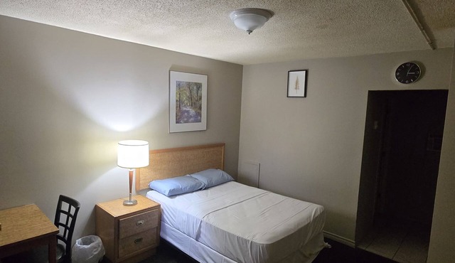 Traveller's Choice Motel