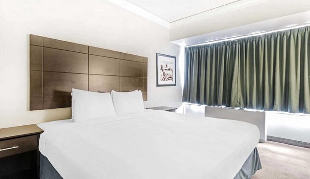 Travelodge by Wyndham Trois-Rivieres