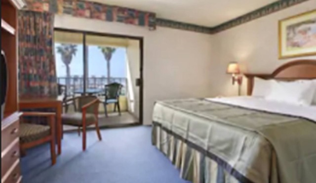 Travelodge by Wyndham Ocean Front
