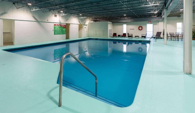 Travelodge by Wyndham Amherst