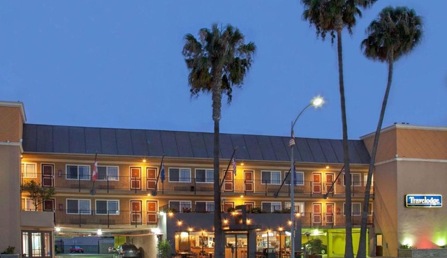 Travelodge by Wyndham Culver City