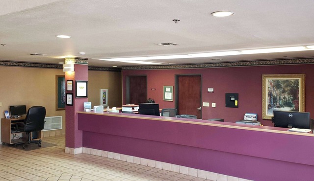 Travelodge by Wyndham Carlsbad NM