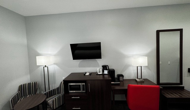 Travelodge by Wyndham Cochrane Ontario