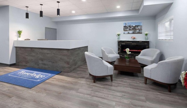 Travelodge by Wyndham Cochrane Ontario