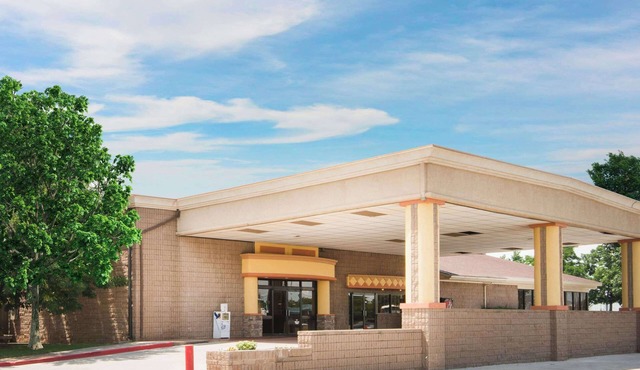 Travelodge by Wyndham Enid