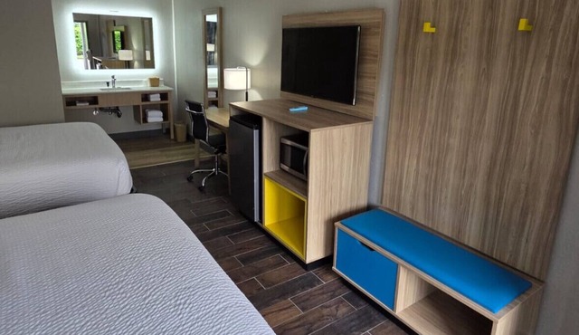 Travelodge by Wyndham Gainesville