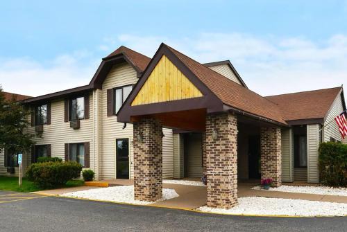Travelodge by Wyndham Ishpeming/Marquette