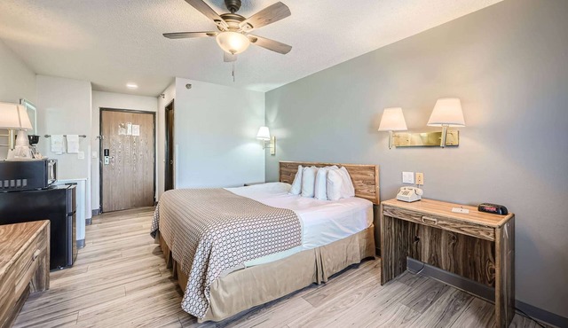 Travelodge by Wyndham Longmont