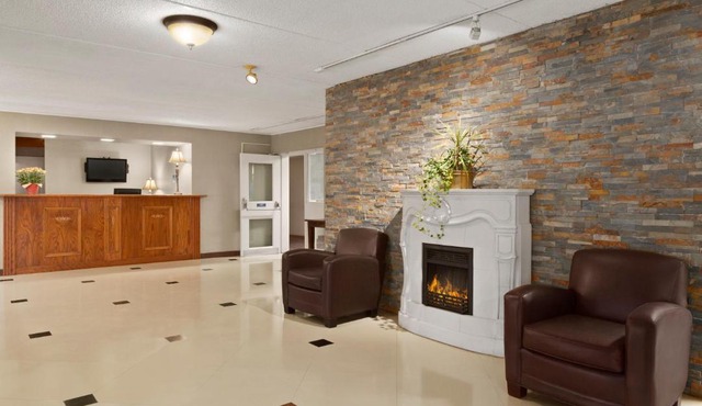 Travelodge by Wyndham Owen Sound ON