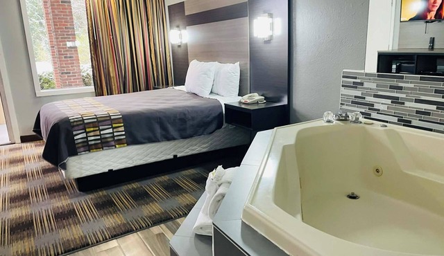 Travelodge by Wyndham Sellersburg/Louisville North