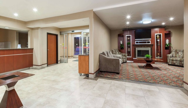 Travelodge by Wyndham Sylmar CA