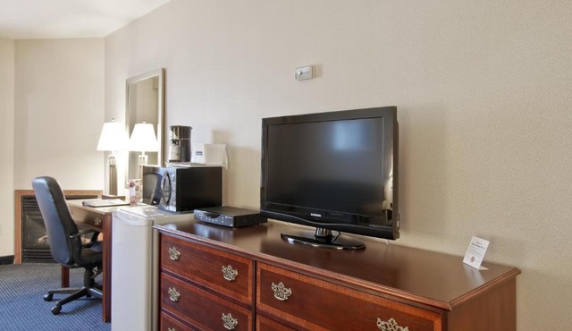 Travelodge by Wyndham Trenton