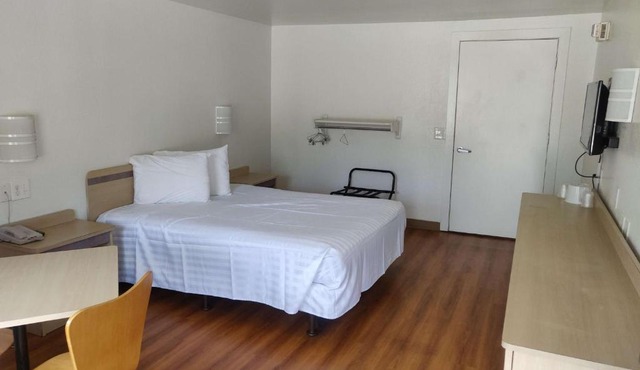 Travelodge by Wyndham Fayetteville