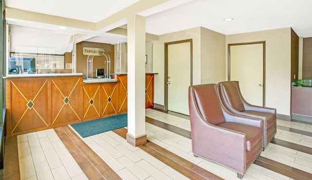 Travelodge by Wyndham Silver Spring