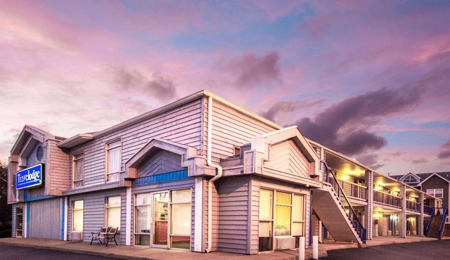 Travelodge by Wyndham Virginia Beach Bay Beach