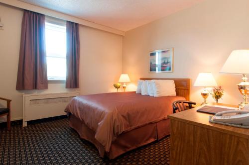 Travelodge by Wyndham Winnipeg Airport West