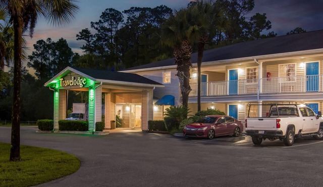Travelodge Suites by Wyndham MacClenny/I-10