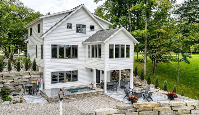 Traverse City Lakemore Resort, New Luxury Lakefront Home on Arbutus Lake