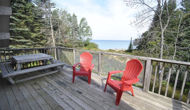 Traverse City Lake Michigan priv Beachfront Home Rent