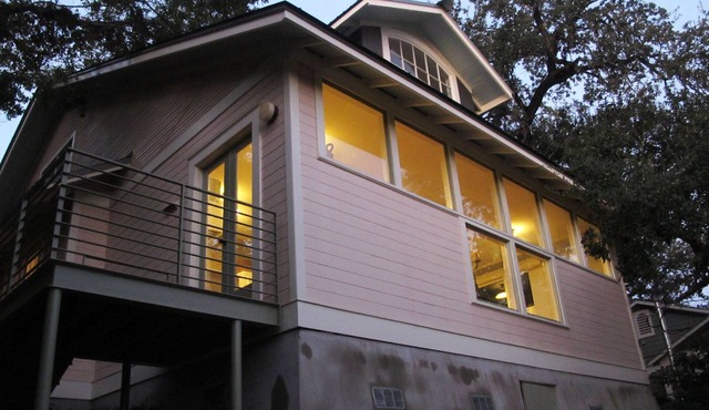 Travis Heights Apartment near SoCo, Downtown, Auditorium Shores, and Boardwalk