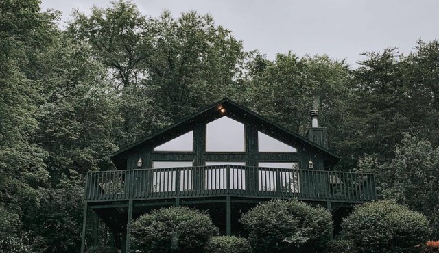 Travis Lodge, 4 BR Lodge with Great View and Hot Tub