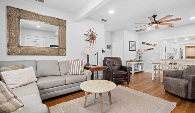 Traylor's Retreat - Beautiful Home Centrally Located Between Rockport and Fulton