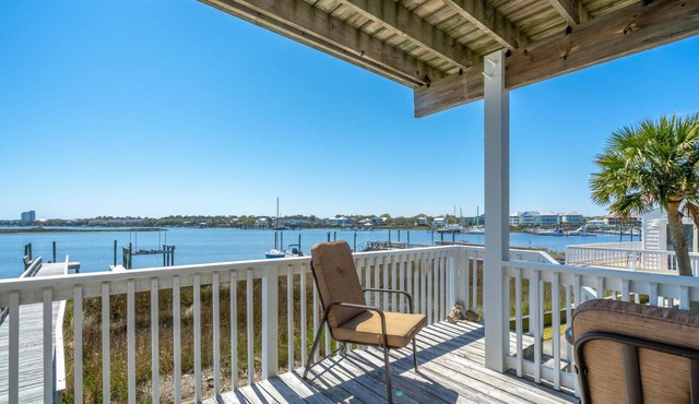 ☀️Tre Sorelle: Canal Front Decks, Boat Slip, Gas Grill. Close to Beach☀️