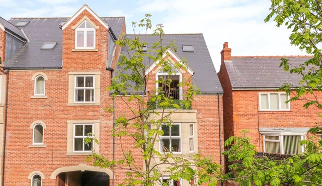 TREASURE CHEST, pet friendly, country holiday cottage in Whitby