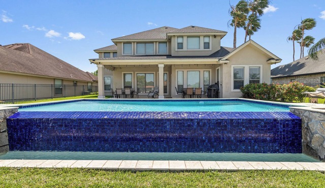 Treasure Hills Poolside Par- 5 bedroom 3.5bath- Pool overlooking the 14th hole!