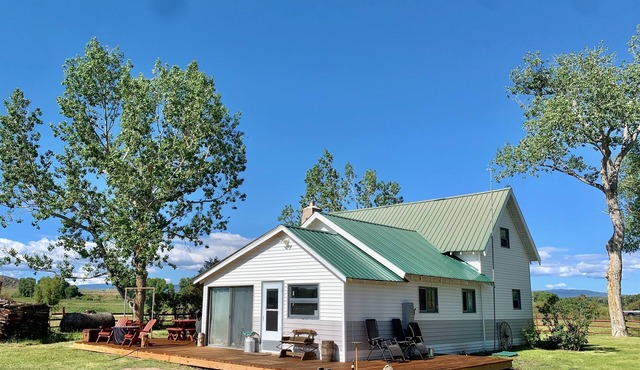 Treasure Island Homestead - Rustic Charm Meets Riverfront Serenity