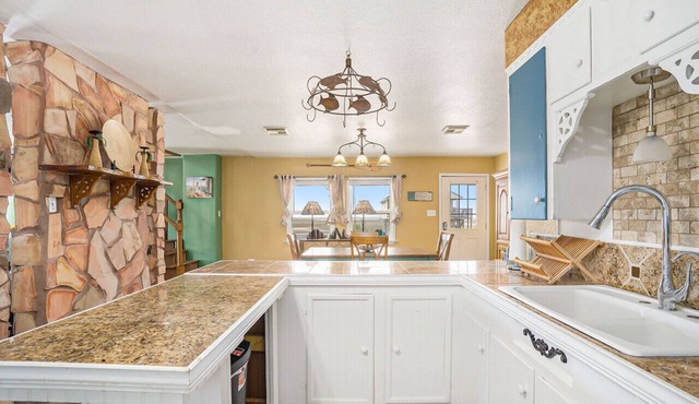Treasure Island Oasis - Galveston Beachside Escape