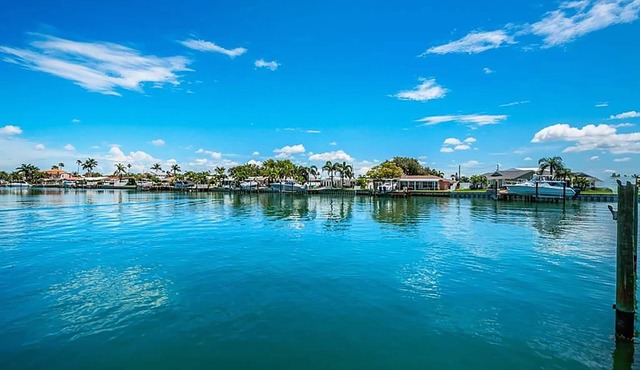 Treasure Island, Isle of Capri 2Bed 2Bath Condo With Heated Pool
