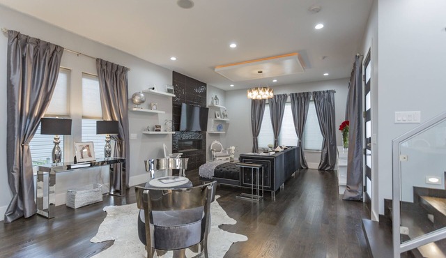 Treat Yourself To Luxury! 2 miles from Downtown with Private Pool!