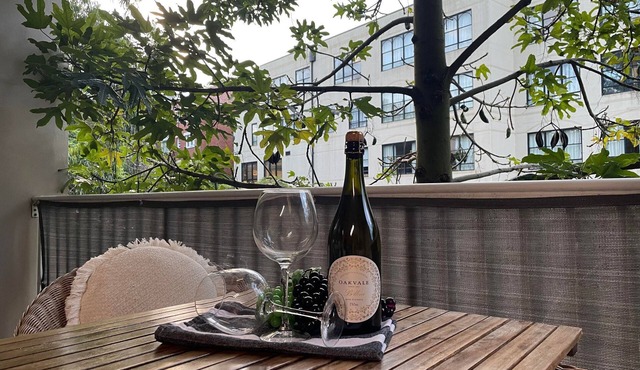 Tree-Adorned Studio by the Water